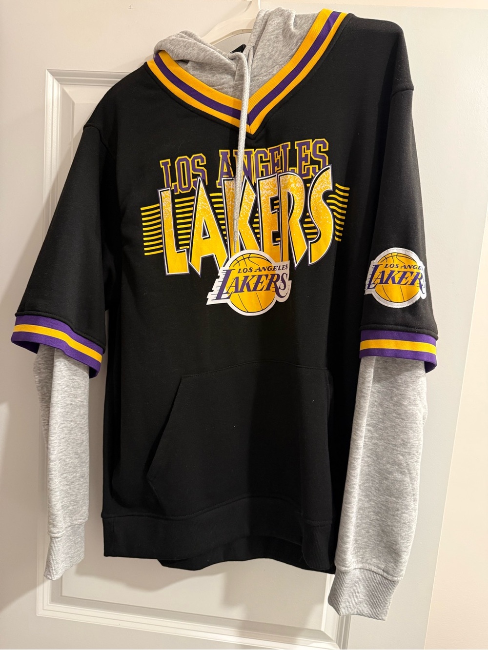BNWT Men’s Rue21 Los Angeles Lakers Black, Purple & Yellow Layered Pullover💜💛
